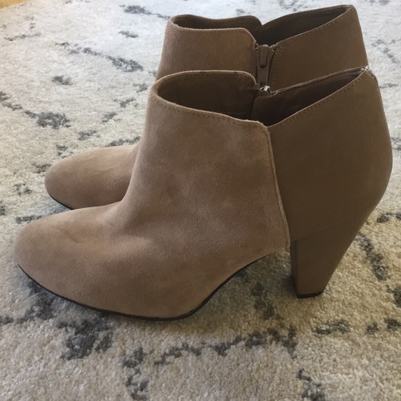 {Gianni Bini} Booties - Picture 2 of 6